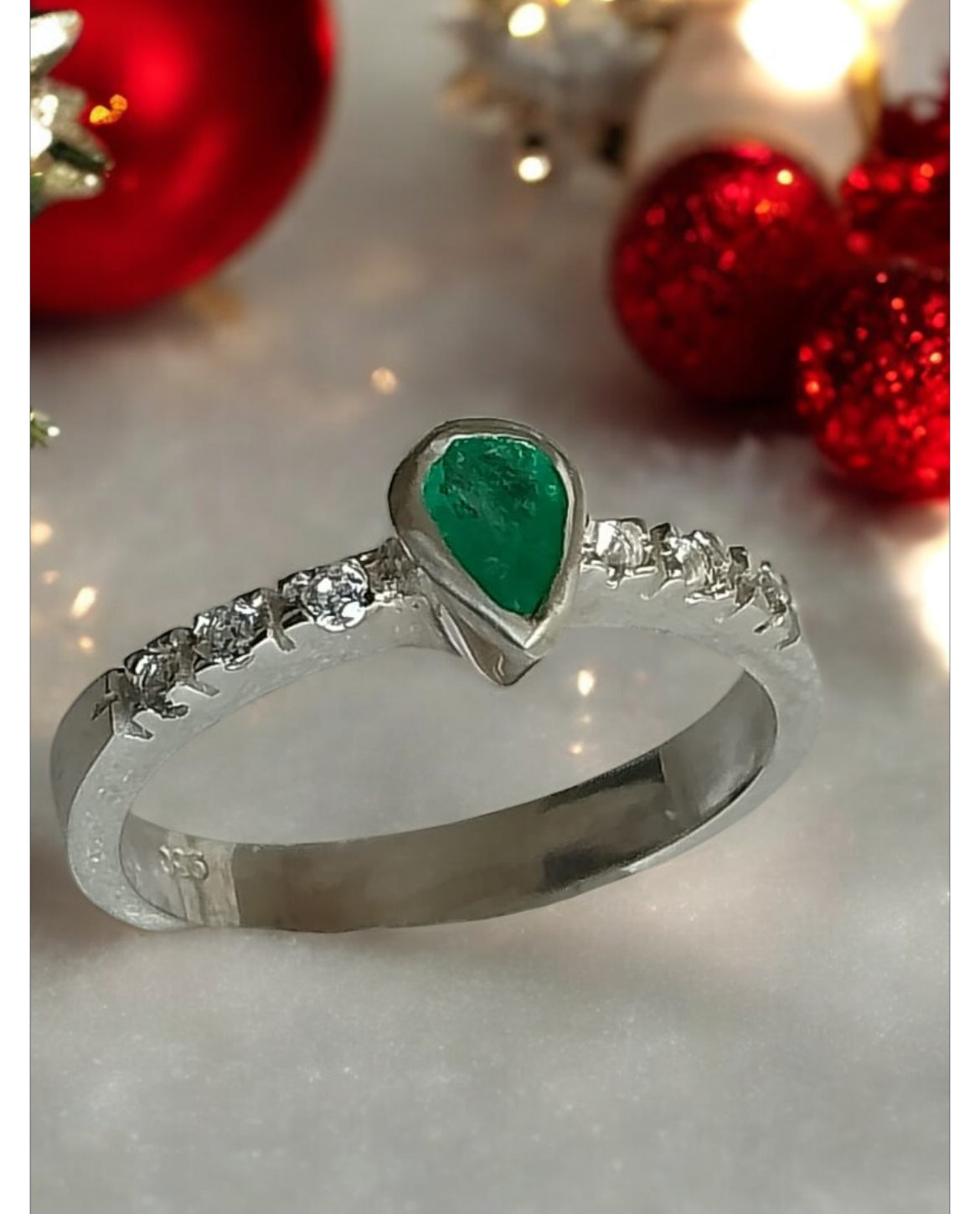 Anillos en Esmeralda Corte Lágrima en Plata 950