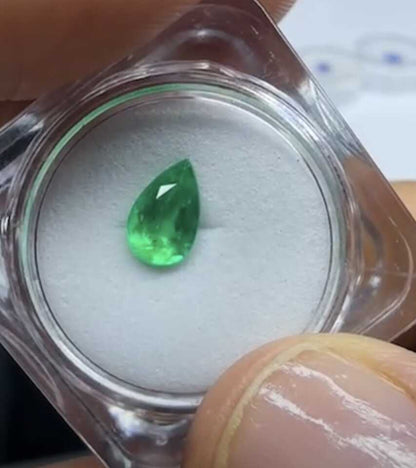 Esmeraldas en Gota de Lluvia